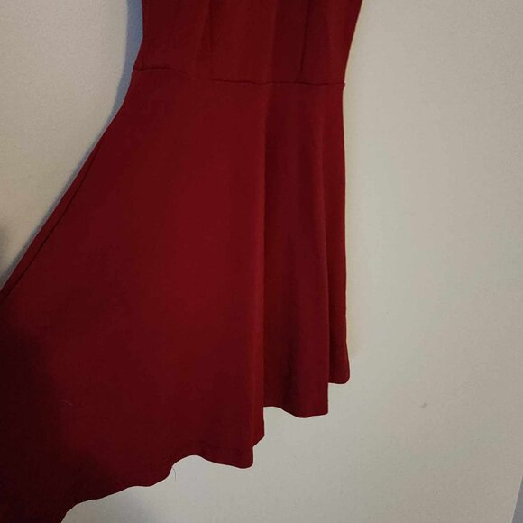 EUC Lulu's Sleeveless Dress with Lace Deep Red - Picture 5 of 5